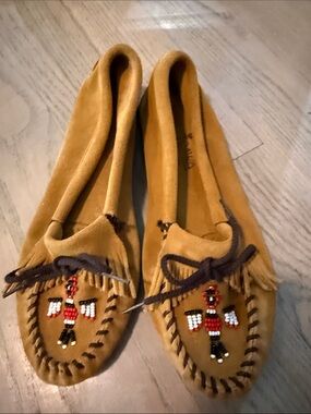 Minnetonka Moccasin - Size 10